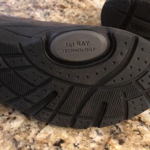 Nwot Vionic slip on shoes - Picture 7 of 8